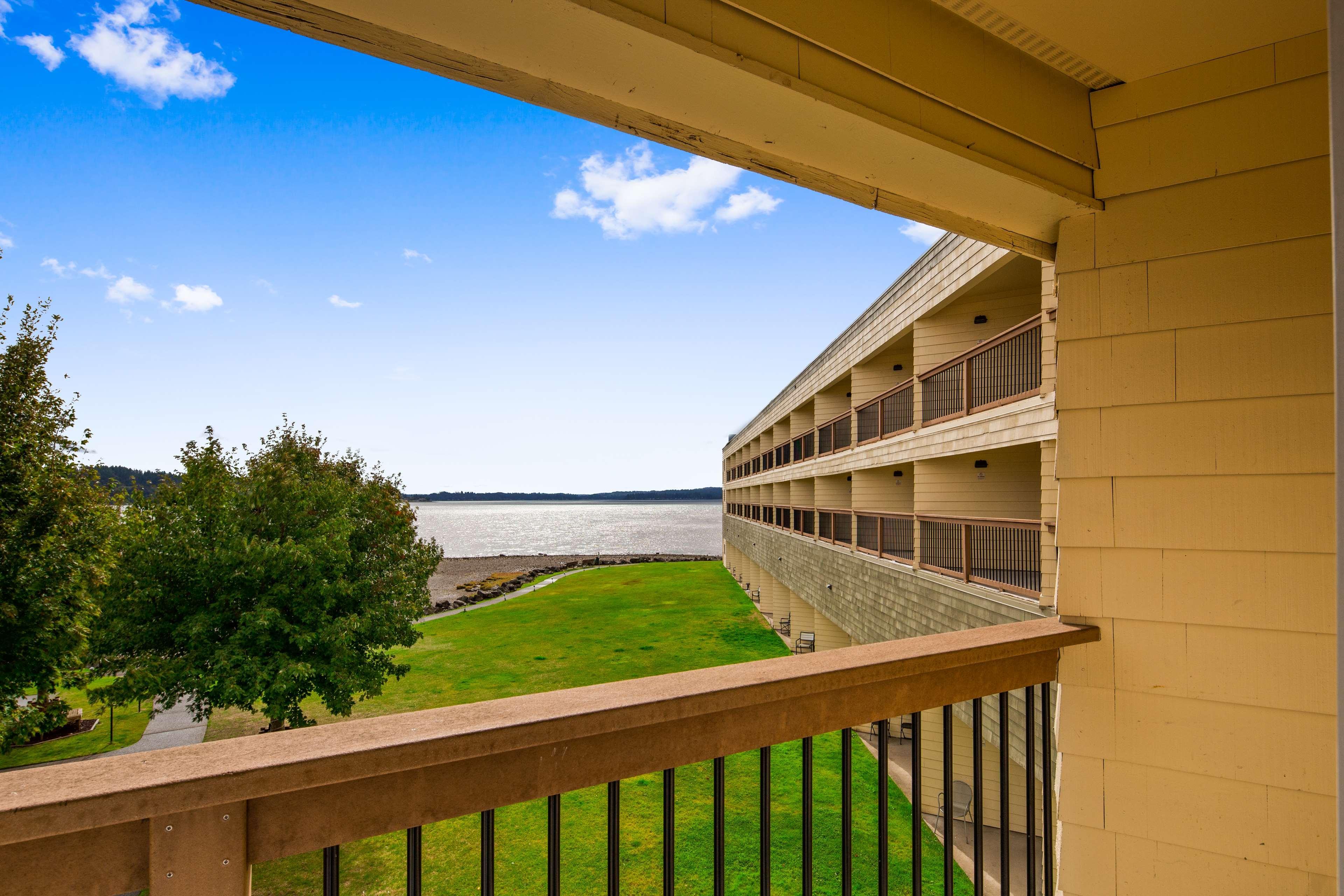 Best Western Plus Silverdale Beach Hotel Exterior foto